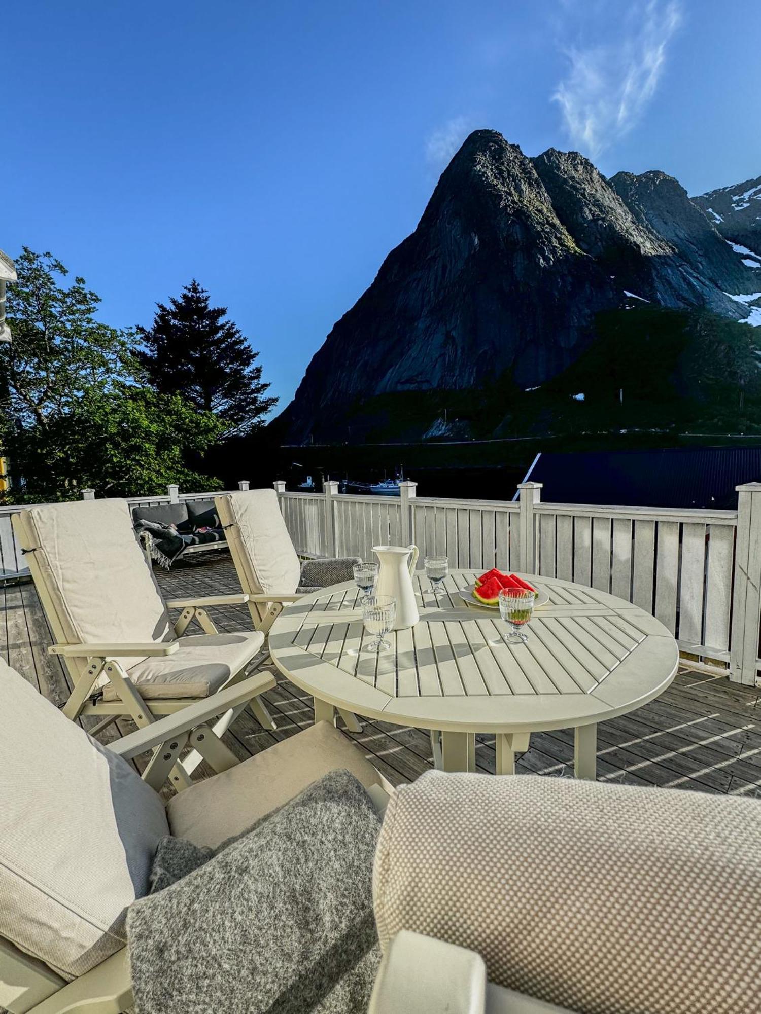 Husly Reine - Your Home With Reinebringen View Exterior photo